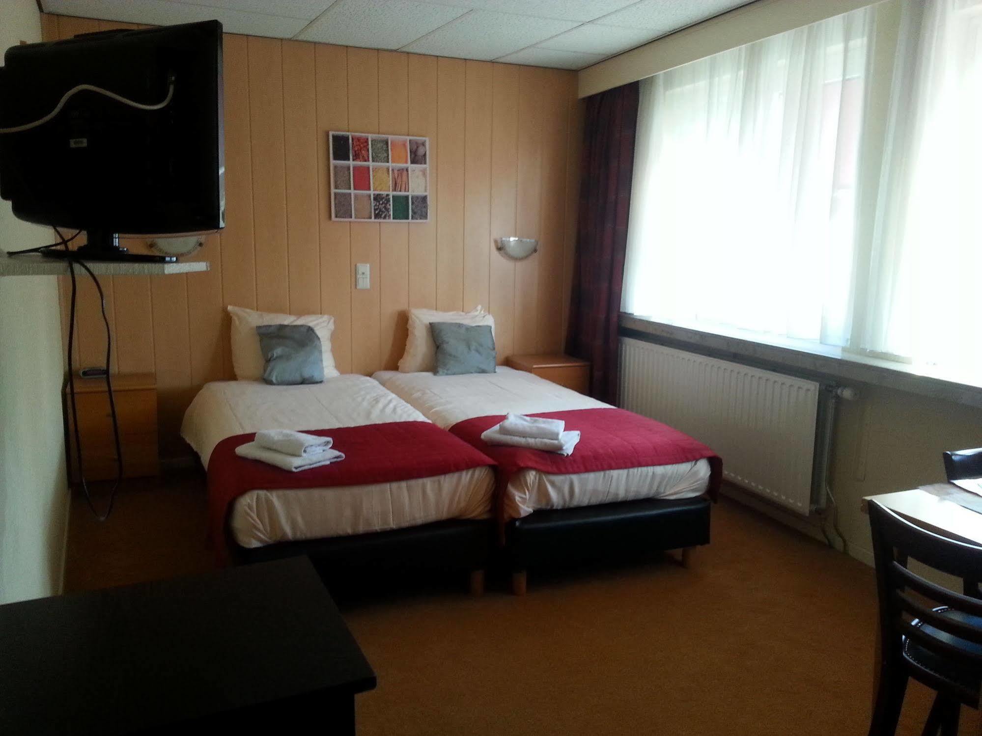 Oranje Hotel Ситард Екстериор снимка