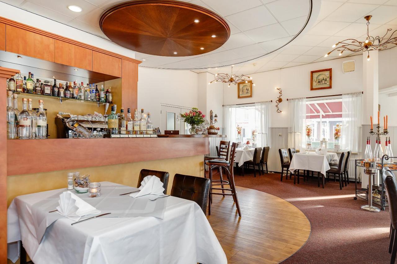Oranje Hotel Ситард Екстериор снимка