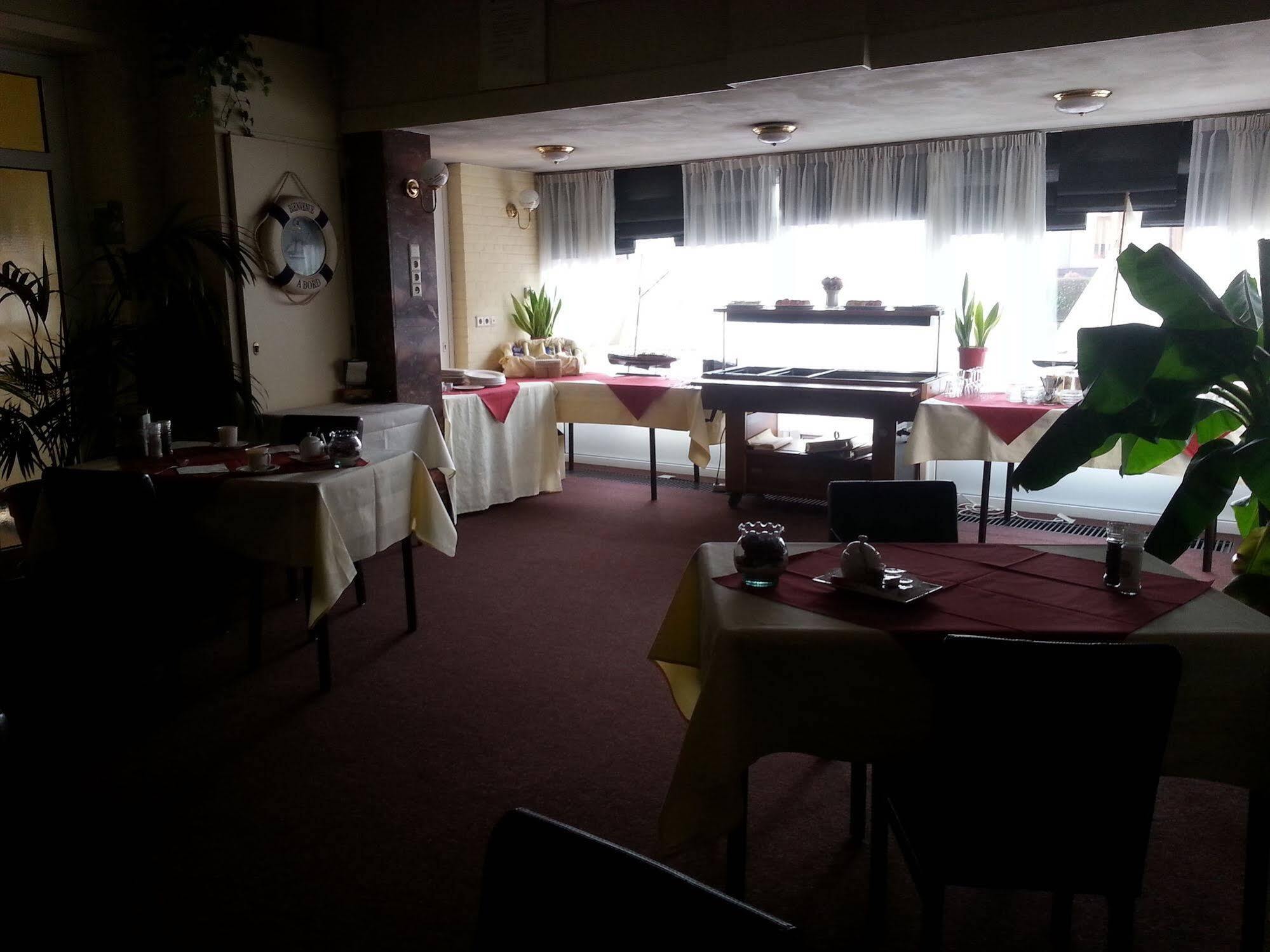 Oranje Hotel Ситард Екстериор снимка